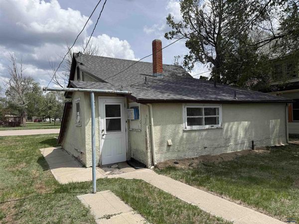 1941 ALBANY AVE, Hot Springs, SD 57747