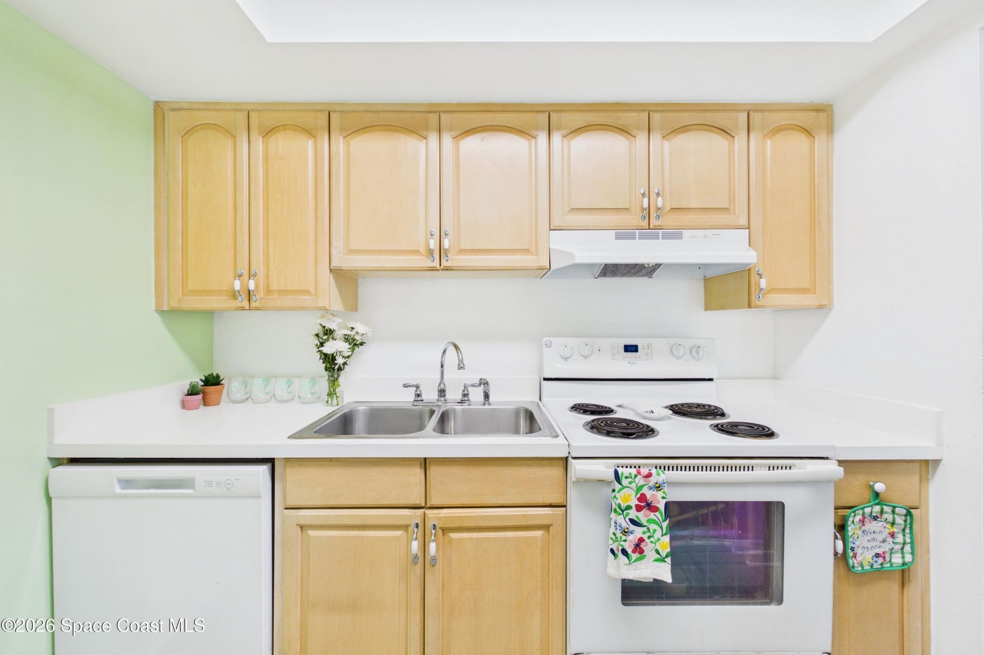 1011 S Miramar Avenue, Unit Unt6, Indialantic, FL 32903 Photo
