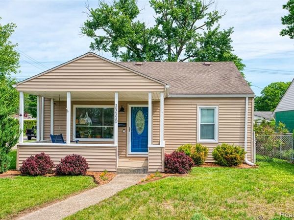 25550 Pennie Street , Dearborn Heights, MI 48125