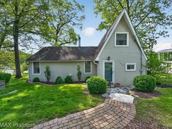 1464 Clark Lake Road , Brighton Twp, MI 48114