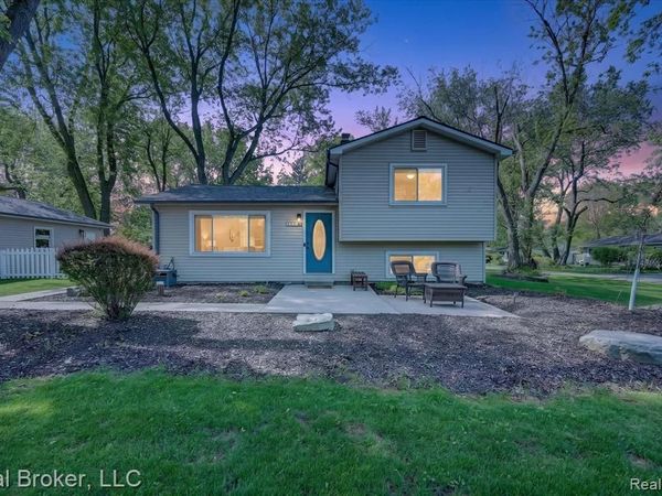 6551 Duffield Street , West Bloomfield Twp, MI 48324