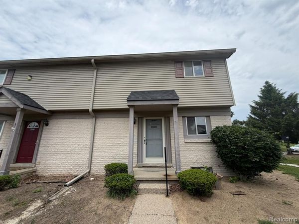 2052 Orchard Crest Street, Shelby Twp, MI 48317