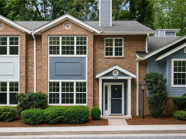 1069 Woodbridge Hollow NE, Atlanta, GA 30306