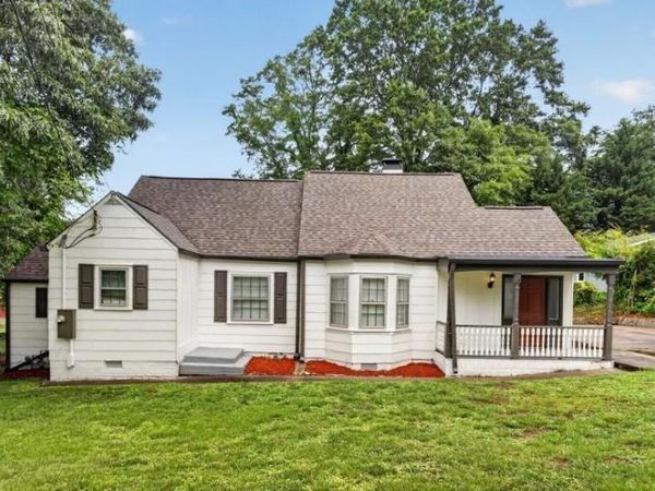 1093 Enota Avenue NE, Gainesville, GA 30501