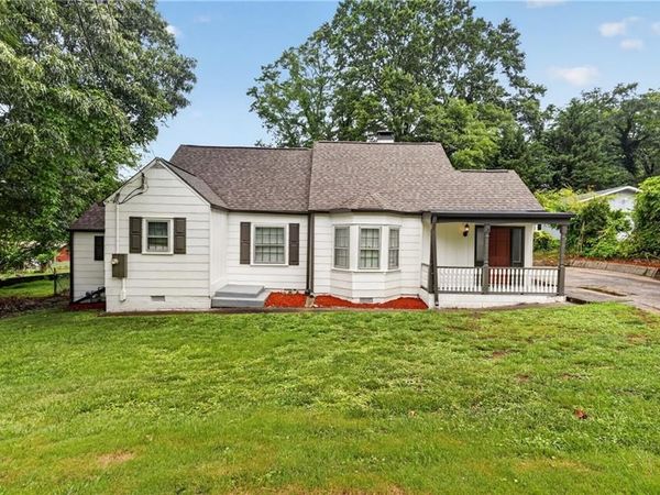 1093 Enota Avenue NE, Gainesville, GA 30501