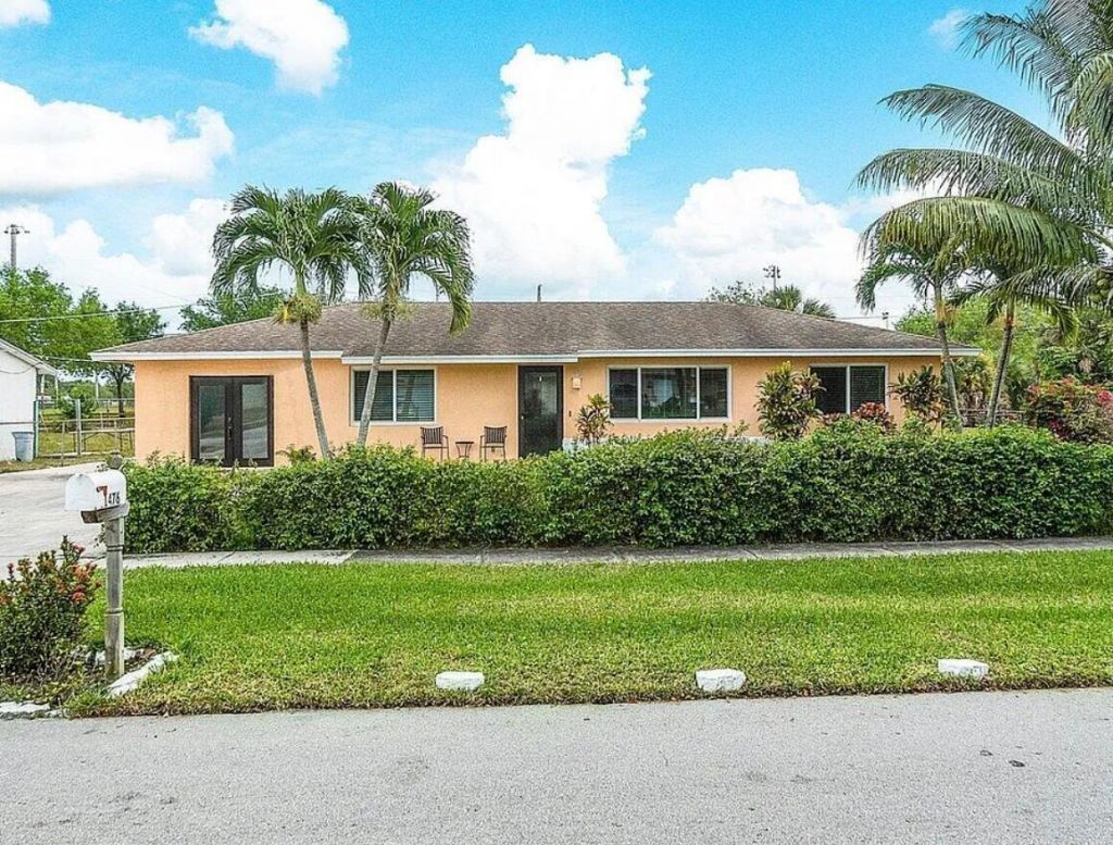 1476 N Mangonia Drive, West Palm Beach, FL 33401 Photo