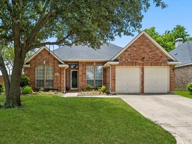 6701 Briarwood Drive, Fort Worth, TX 76132