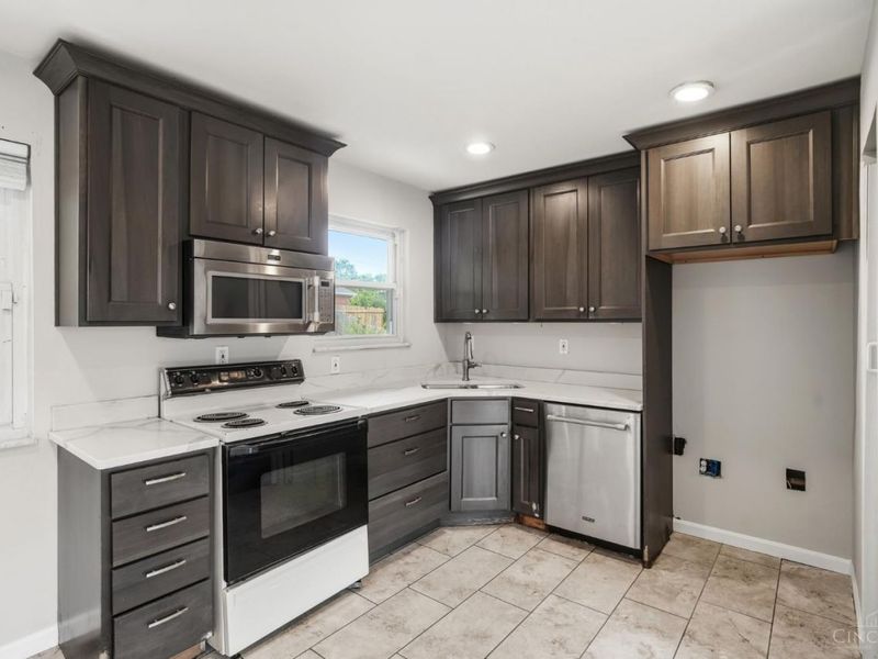 5228 Woodlake Drive, Delhi Twp, OH 45238 Photo 8