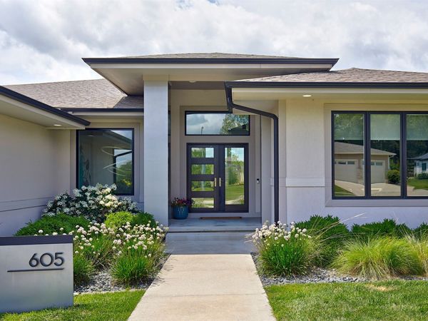 605 S Tiburon Cove , West Des Moines, IA 50266