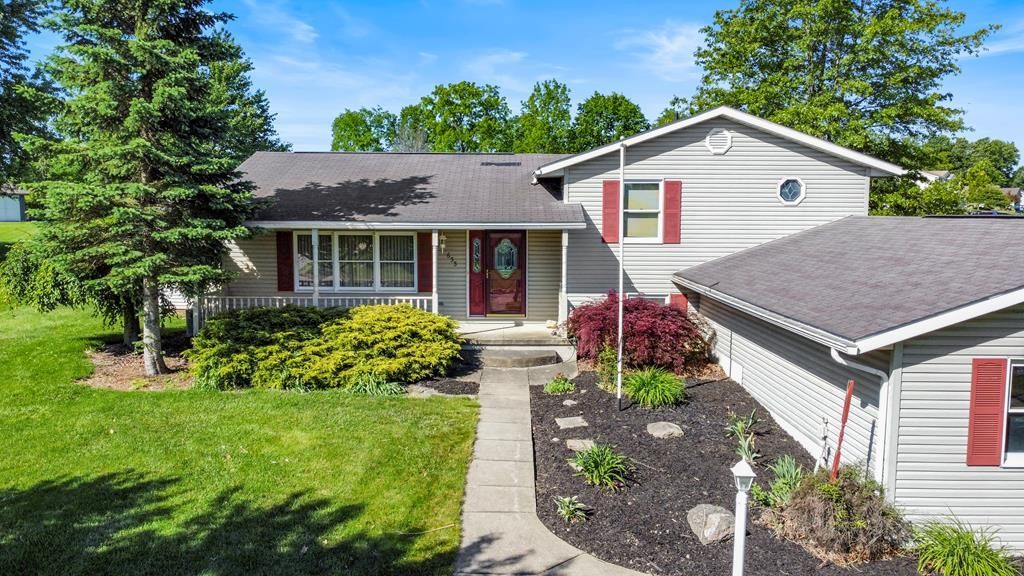 633 King Ridge Ct, Ashland, OH 44805 Main Photo