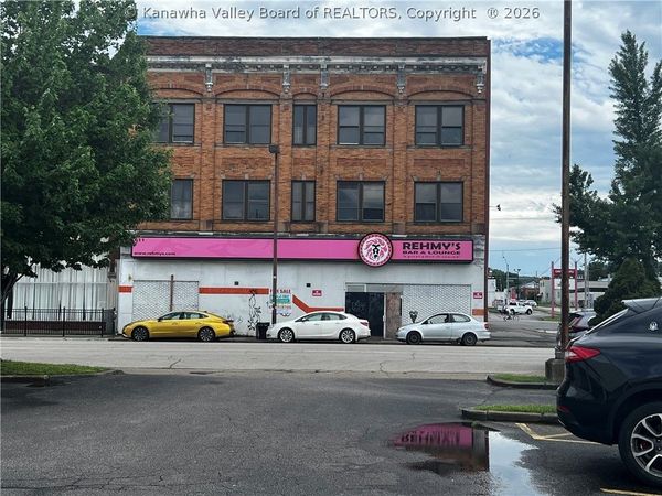 611 4th Avenue, Huntington, WV 25701