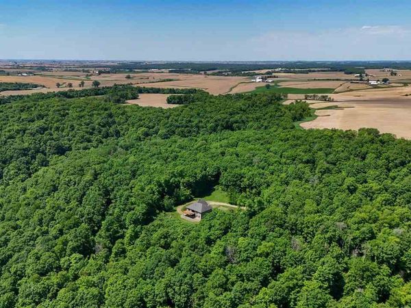 37754 390th Street, Guttenberg, IA 52052