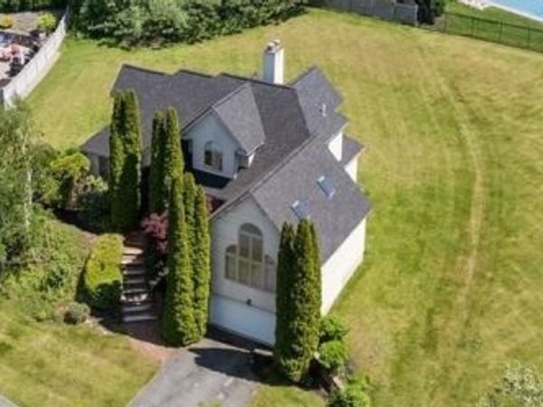 10 Valleyview Farm Rd, Haverhill, MA 01835