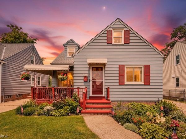 8006 Pinegrove Avenue , Parma, OH 44129