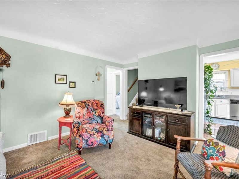 8006 Pinegrove Avenue, Parma, OH 44129 Photo 17