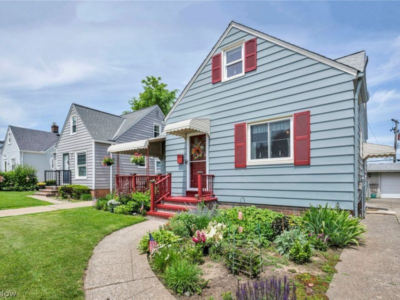 8006 Pinegrove Avenue, Parma, OH 44129 Photo 5
