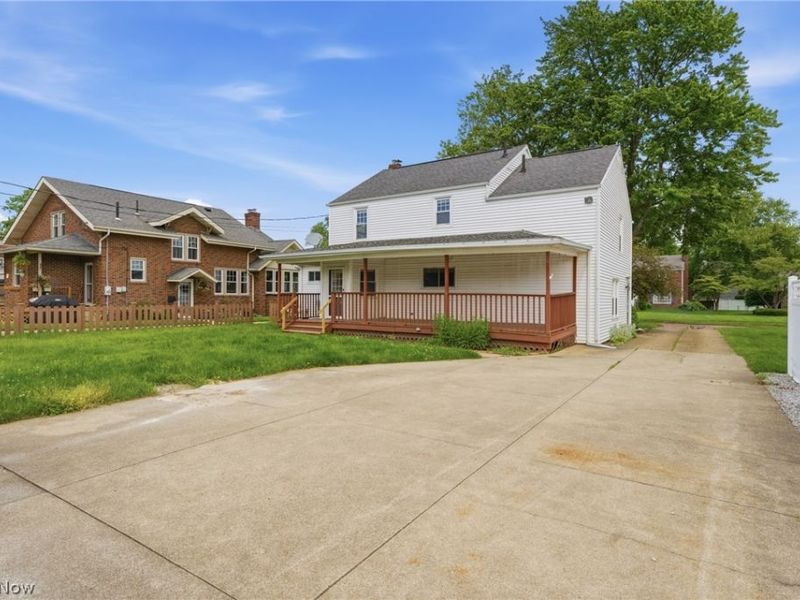215 Harter Avenue NW, Canton, OH 44708 Photo 3