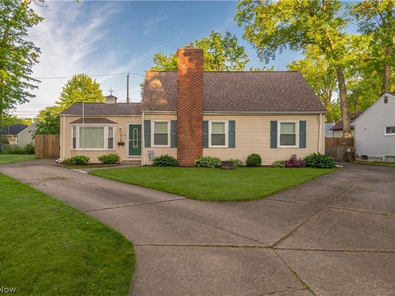 318 Bellaire Road, Avon Lake, OH 44012 Photo 1