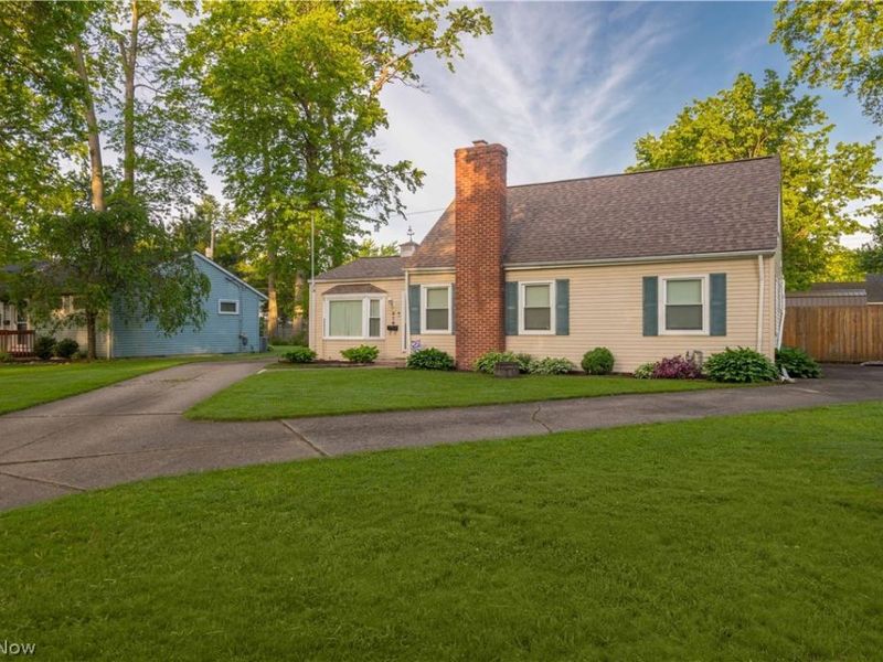 318 Bellaire Road, Avon Lake, OH 44012 Photo 3