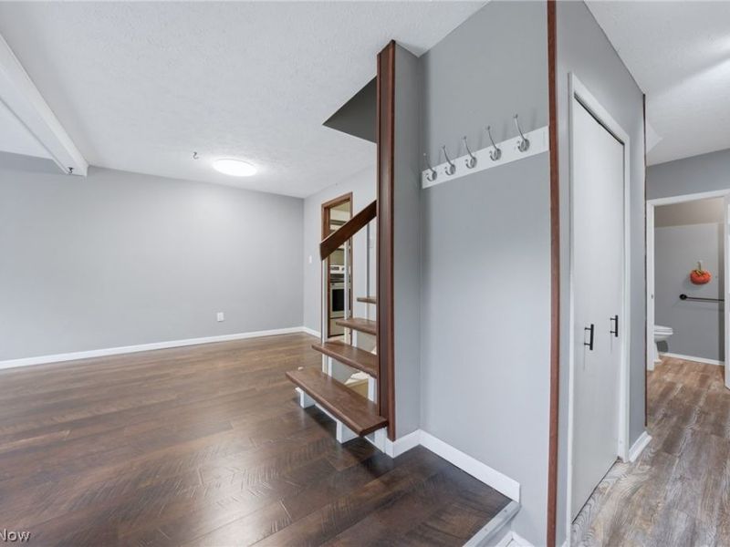 32726 Washington Court, Solon, OH 44139 Photo 4