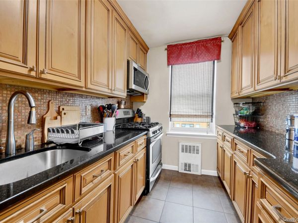 300 N Broadway, Unit 6L, Yonkers, NY 10701