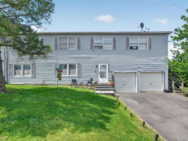 27-28 Williamsburg Drive , Newburgh, NY 12550