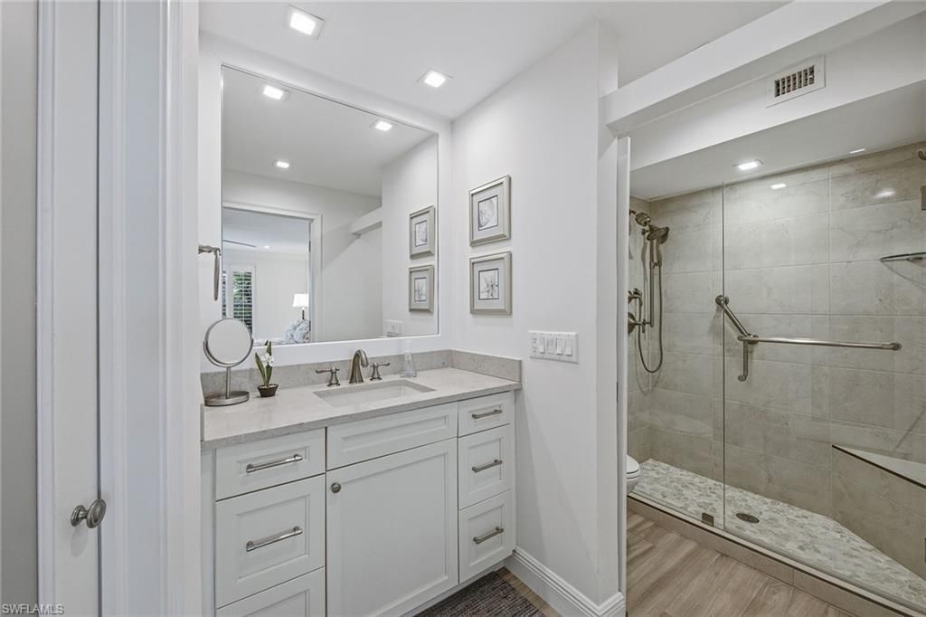 2875 Gulf Shore Blvd N, Unit 106, Naples, FL 34103 Photo