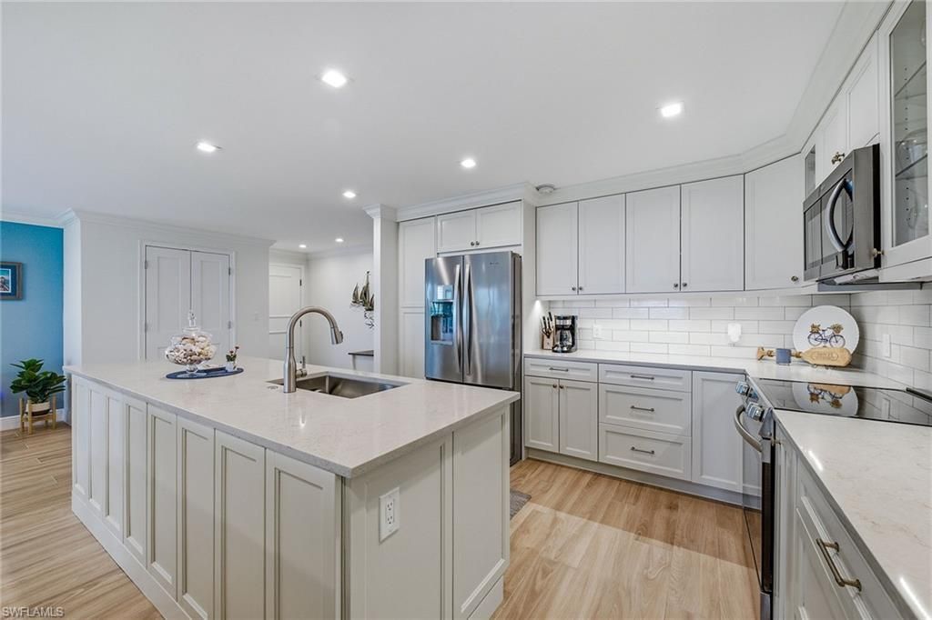 2875 Gulf Shore Blvd N, Unit 106, Naples, FL 34103 Photo
