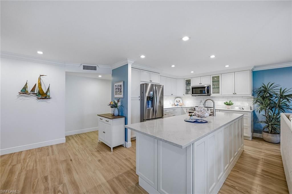 2875 Gulf Shore Blvd N, Unit 106, Naples, FL 34103 Photo
