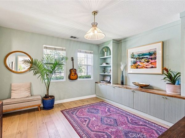 27436 Riverside, Valencia, CA 91354