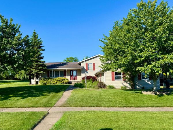 633 King Ridge Court , Ashland, OH 44805