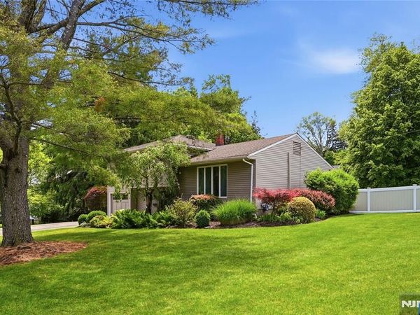 4 Ackerman Street, WALDWICK, NJ 07463