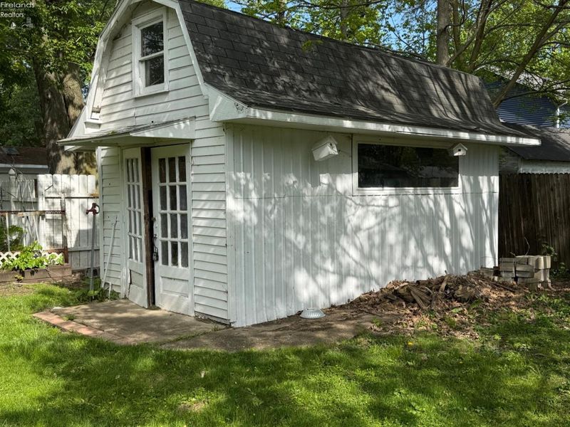 808 Bataan Lane, Port Clinton, OH 43452 Photo 5