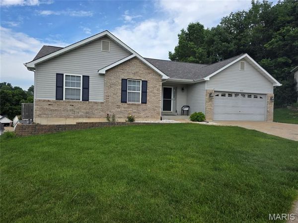 805 Sundance Court , Fenton, MO 63026