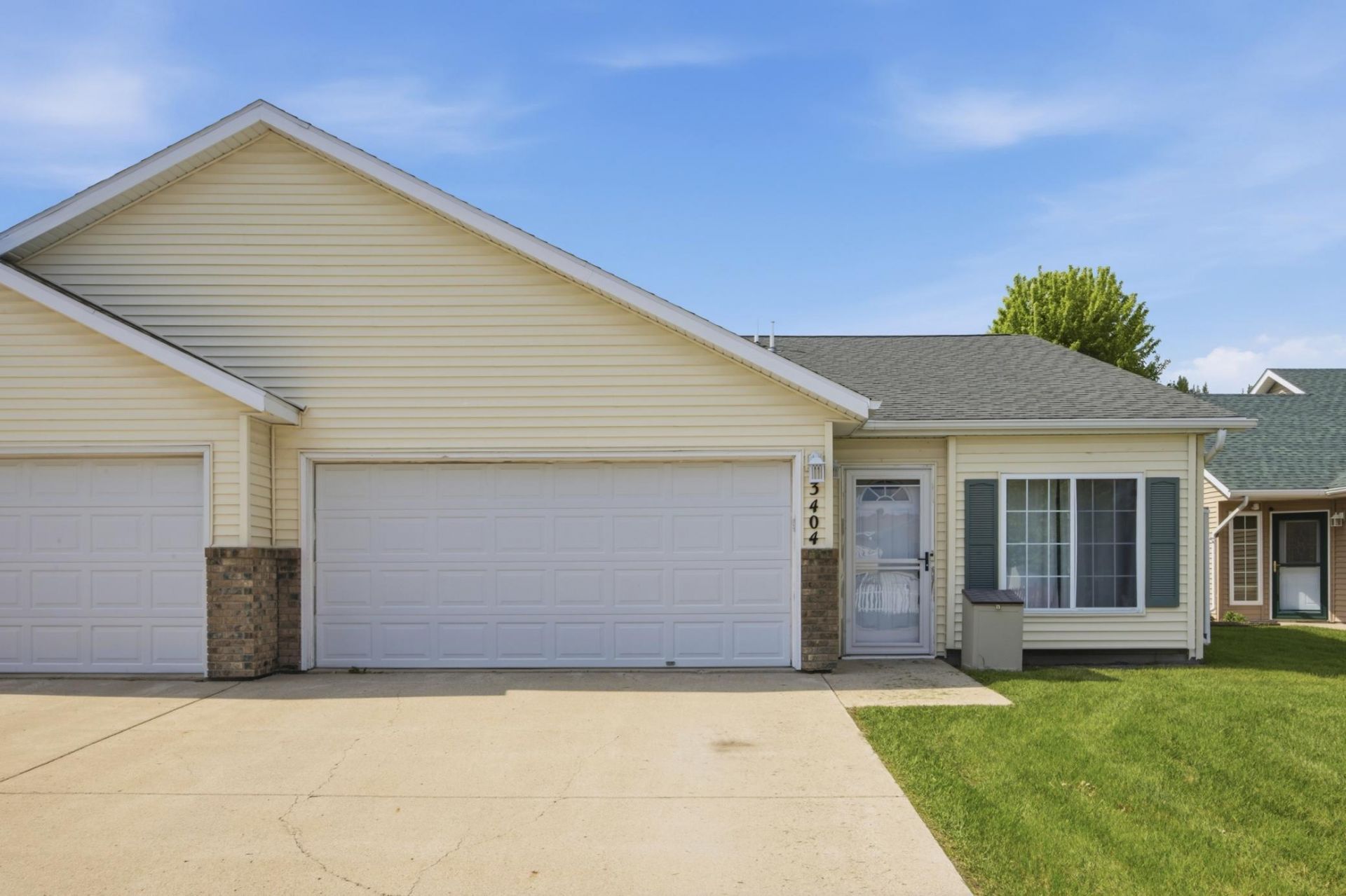 3404 38th Street S, Moorhead, MN 56560 Main Photo