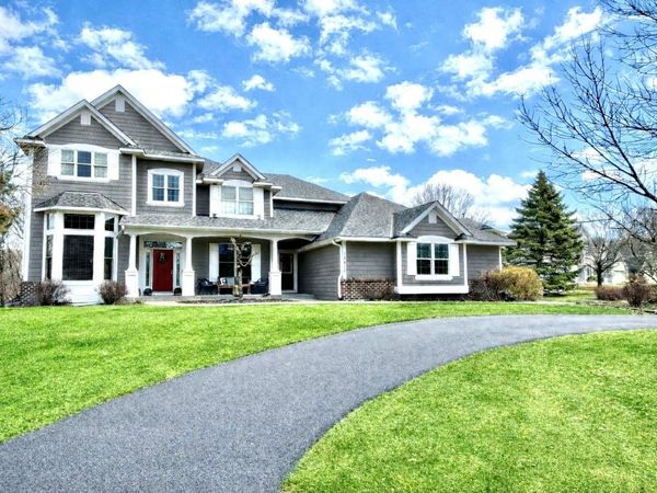 18412 Pathfinder Drive, Eden Prairie, MN 55347