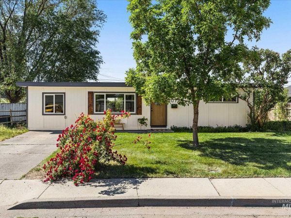 1015 E 16th N, Mountain Home, ID 83647