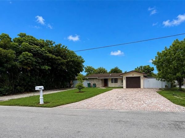 1964 42nd ST SW, NAPLES, FL 34116