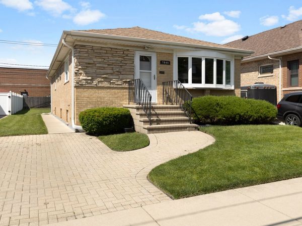 7046 N Franks Avenue, Niles, IL 60714