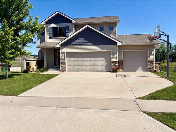 332 Aspen Drive NW, Bondurant, IA 50035