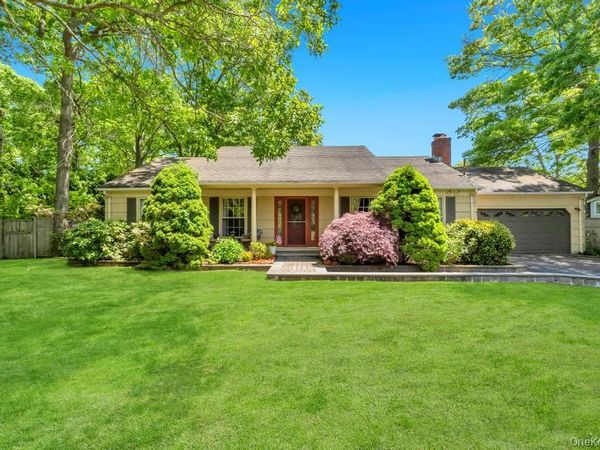 3 Woodbine Lane, East Moriches, NY 11940