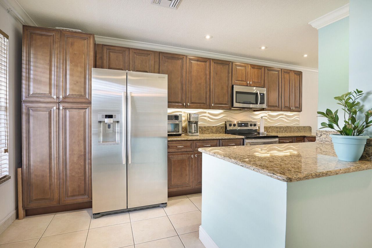 1141 Calamondin Terrace, Unit 202, Delray Beach, FL 33445 Photo