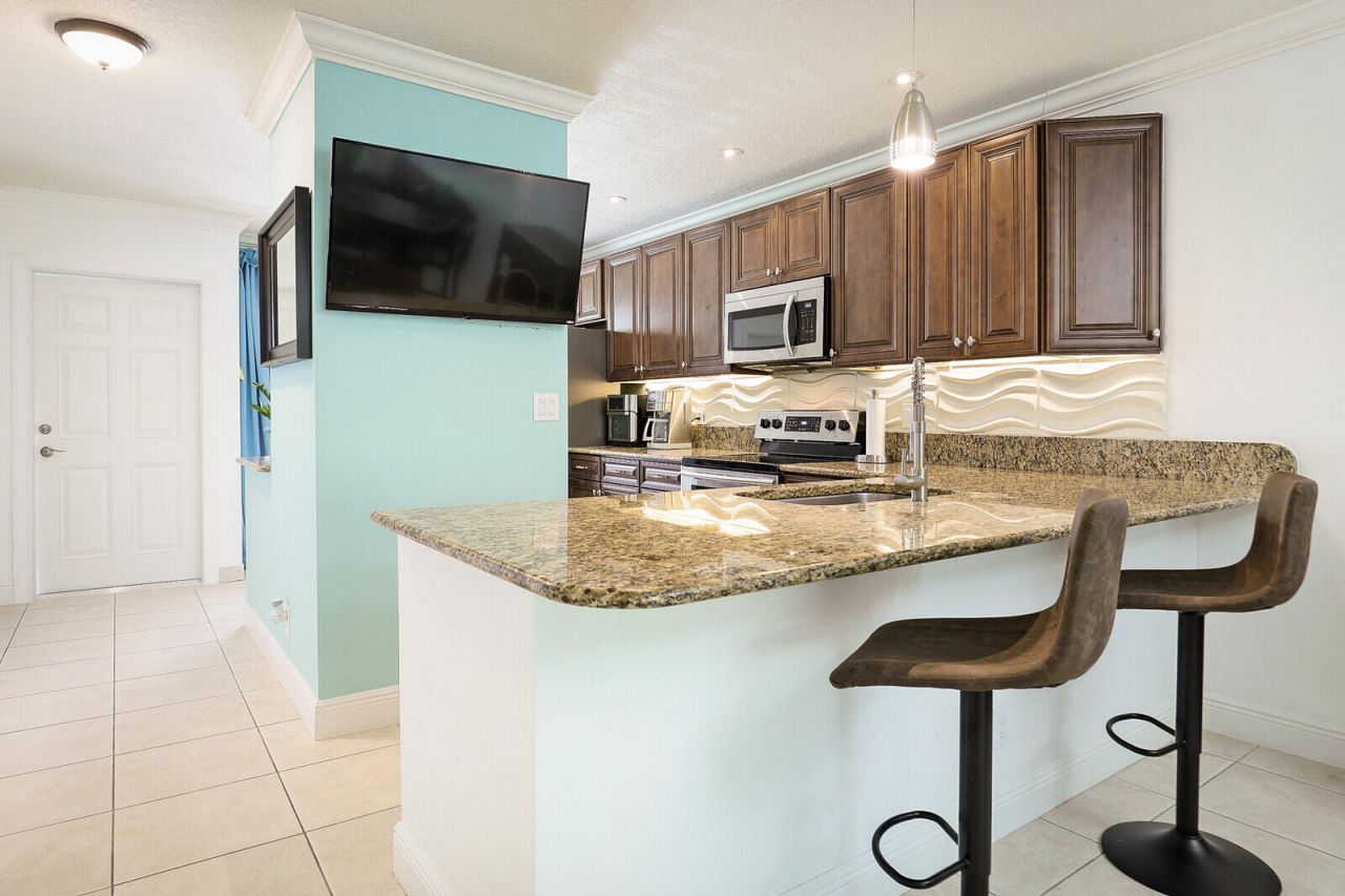 1141 Calamondin Terrace, Unit 202, Delray Beach, FL 33445 Photo