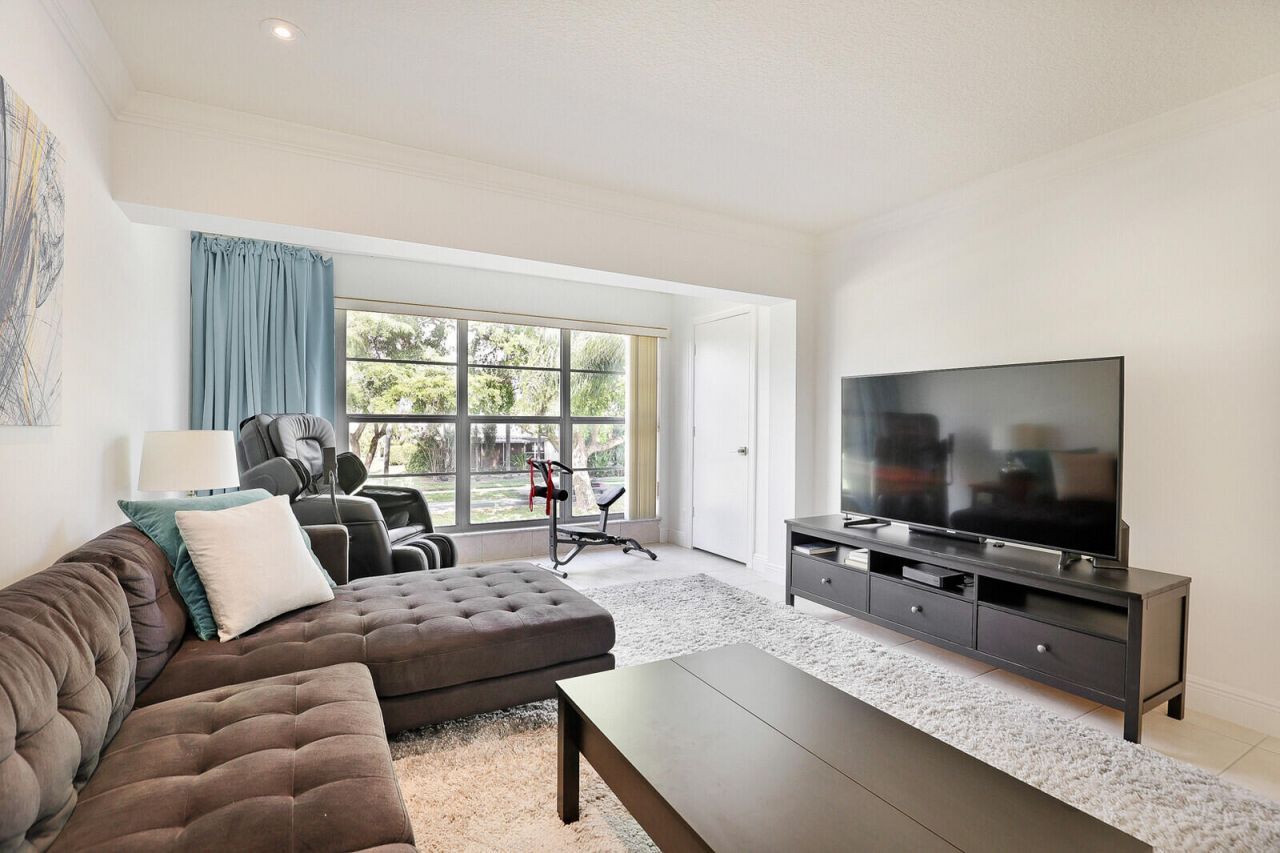 1141 Calamondin Terrace, Unit 202, Delray Beach, FL 33445 Photo