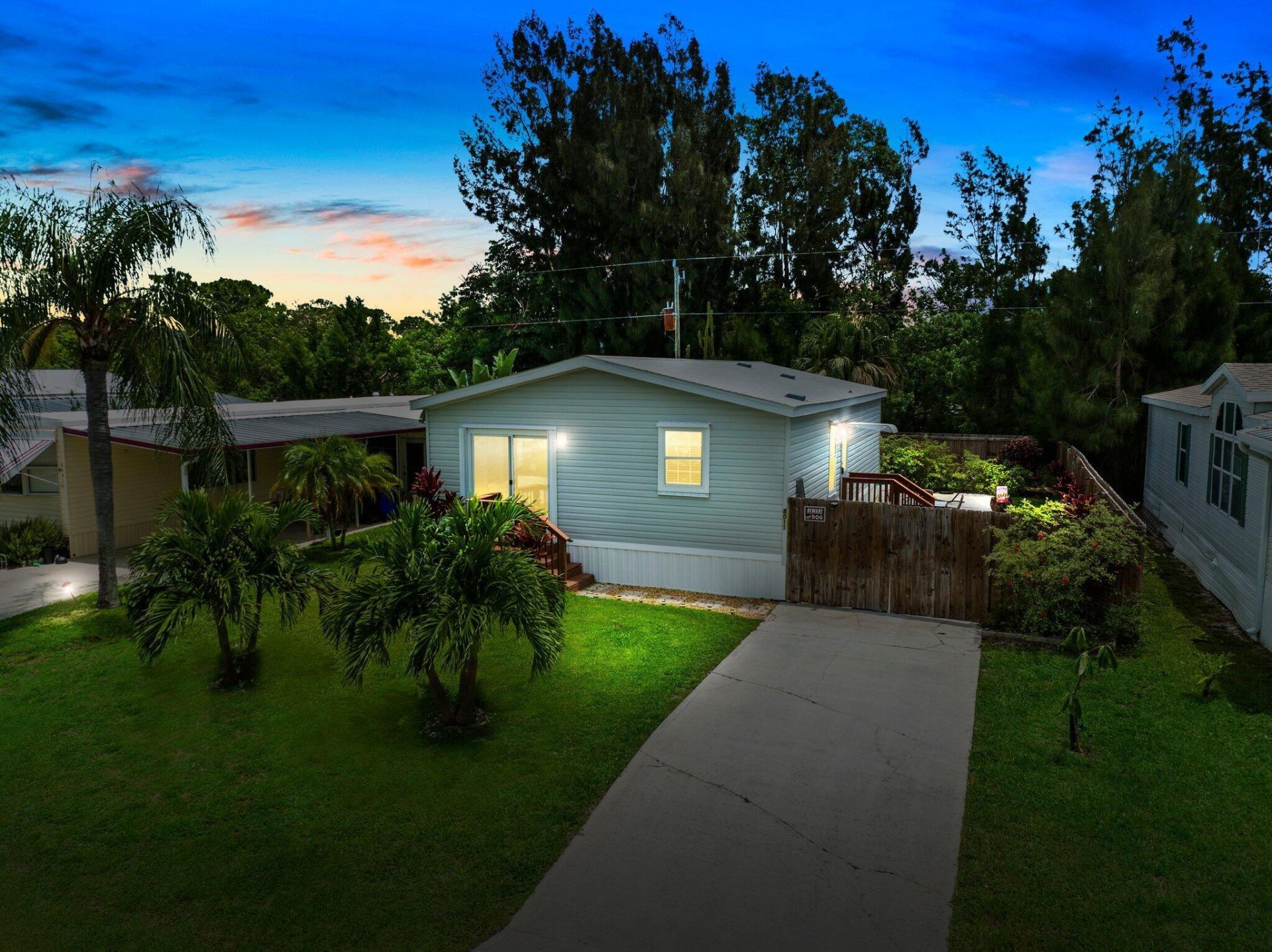 8011 SE Skylark Avenue, Hobe Sound, FL 33455 Photo