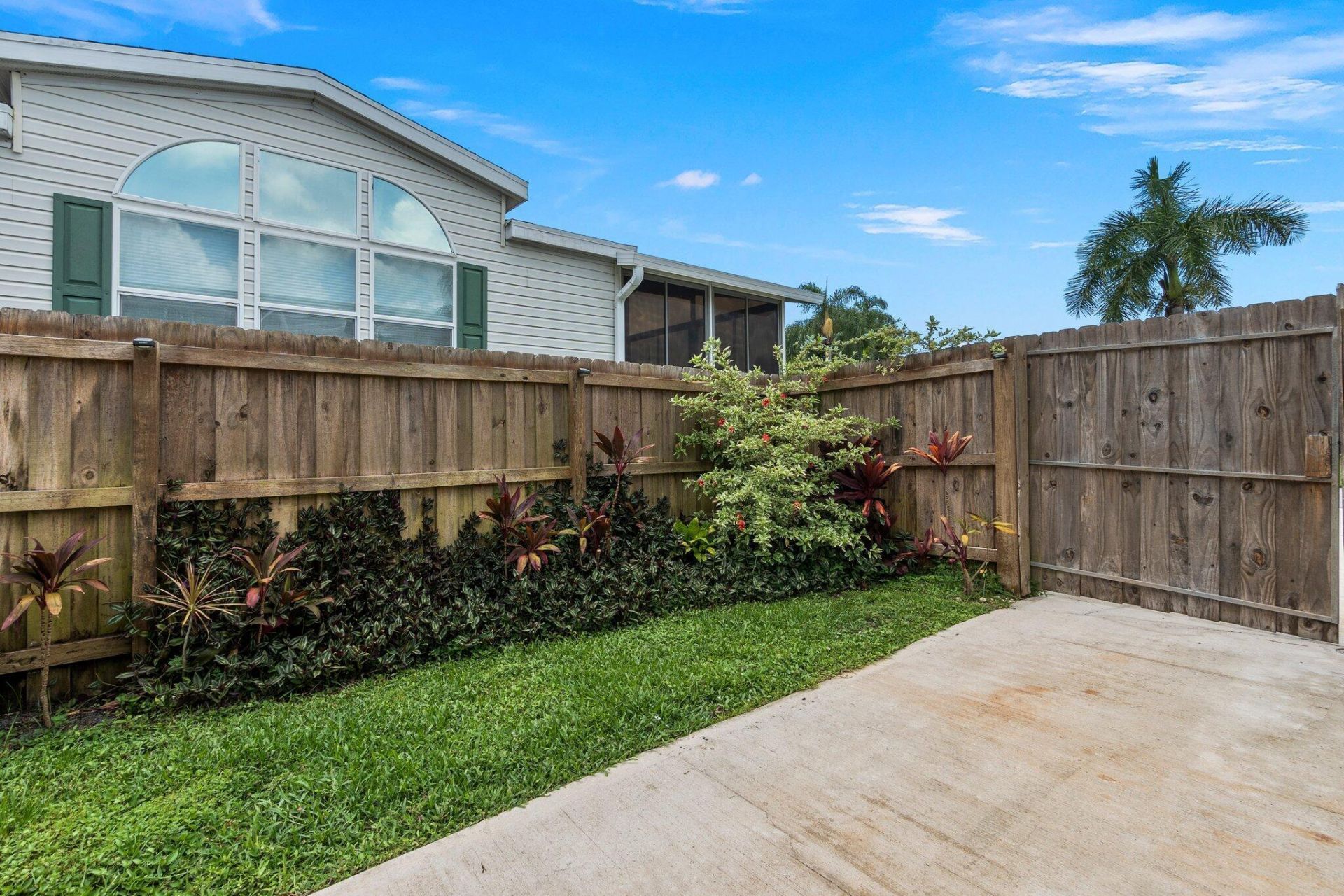 8011 SE Skylark Avenue, Hobe Sound, FL 33455 Photo