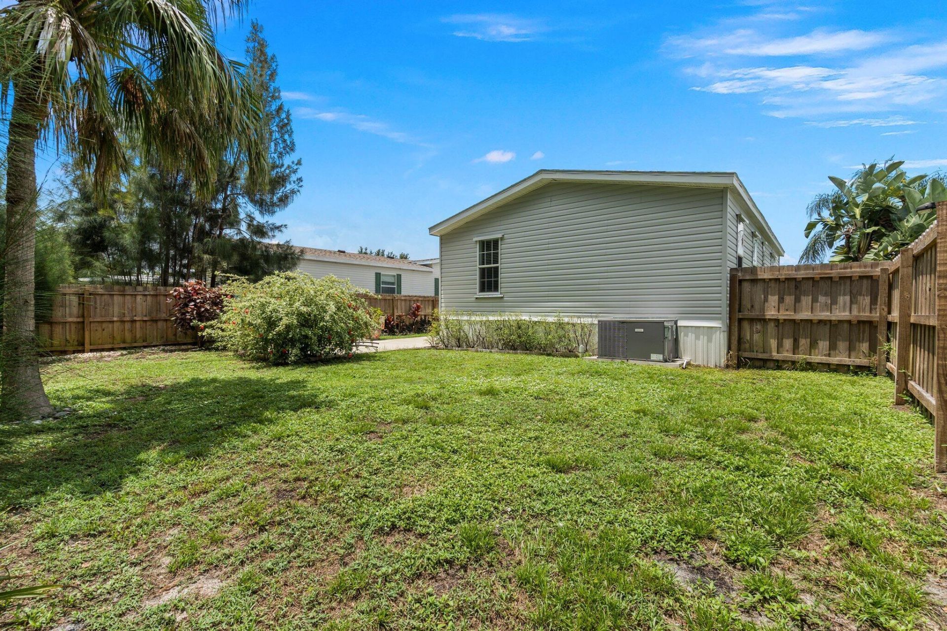 8011 SE Skylark Avenue, Hobe Sound, FL 33455 Photo