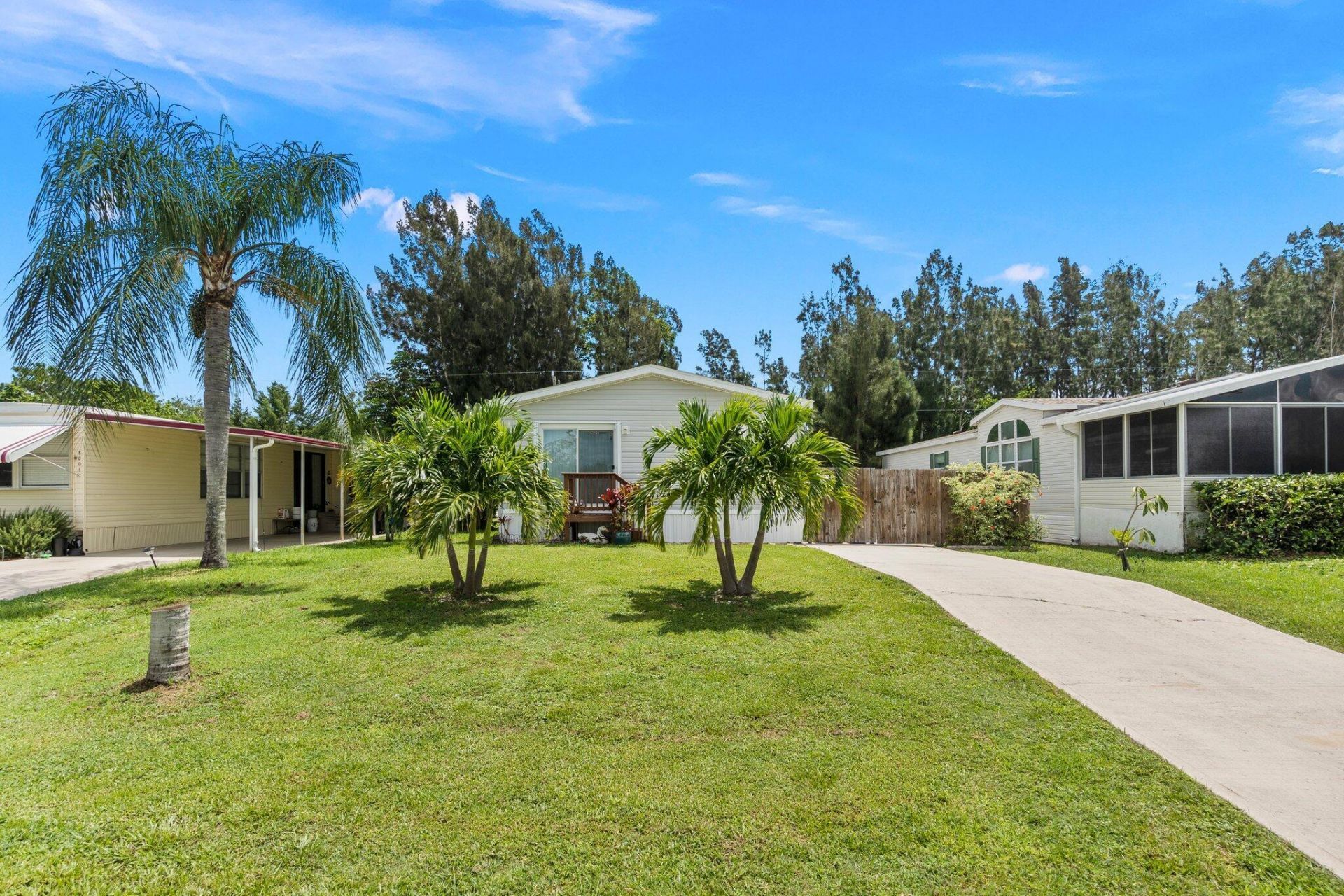 8011 SE Skylark Avenue, Hobe Sound, FL 33455 Photo