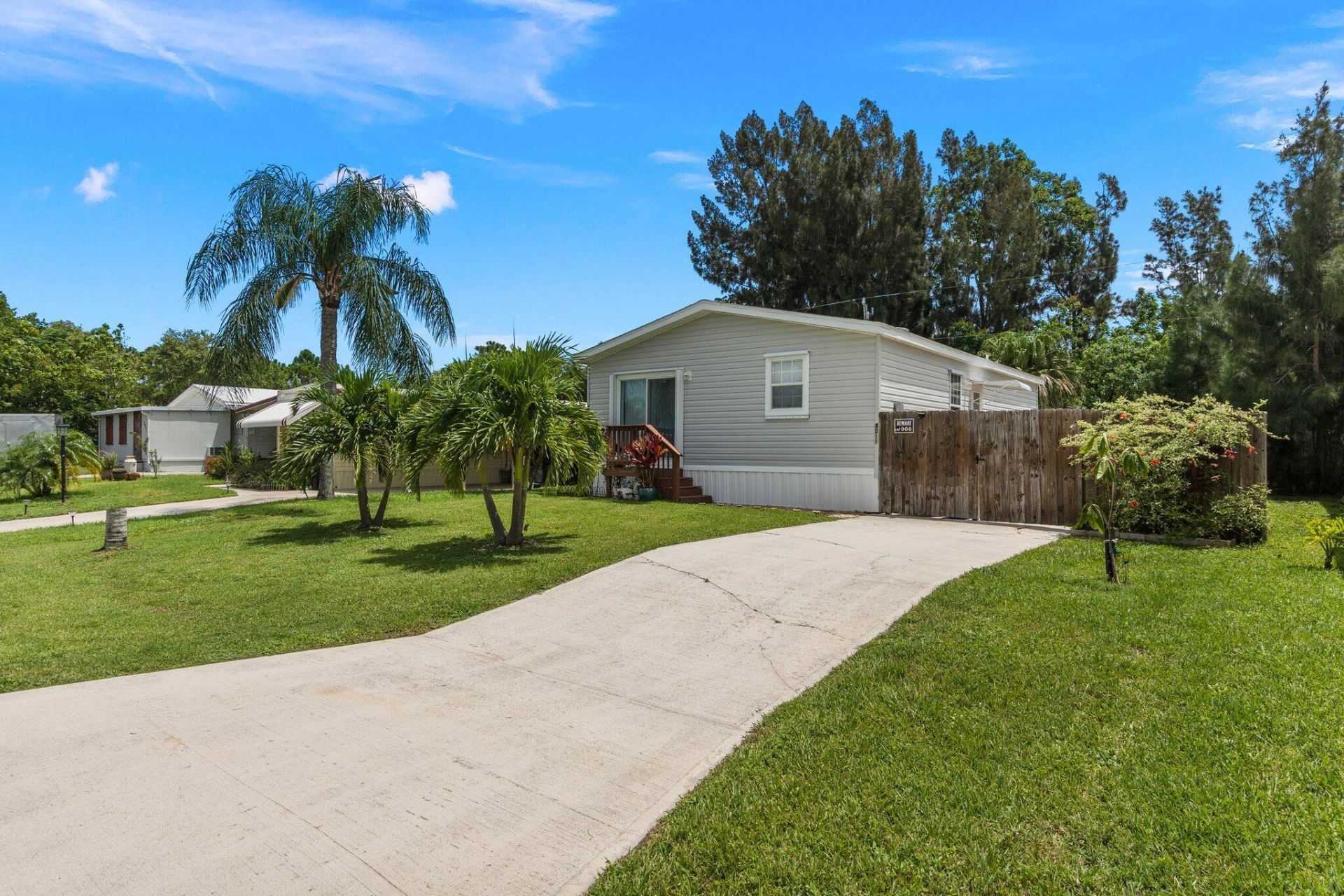 8011 SE Skylark Avenue, Hobe Sound, FL 33455 Photo