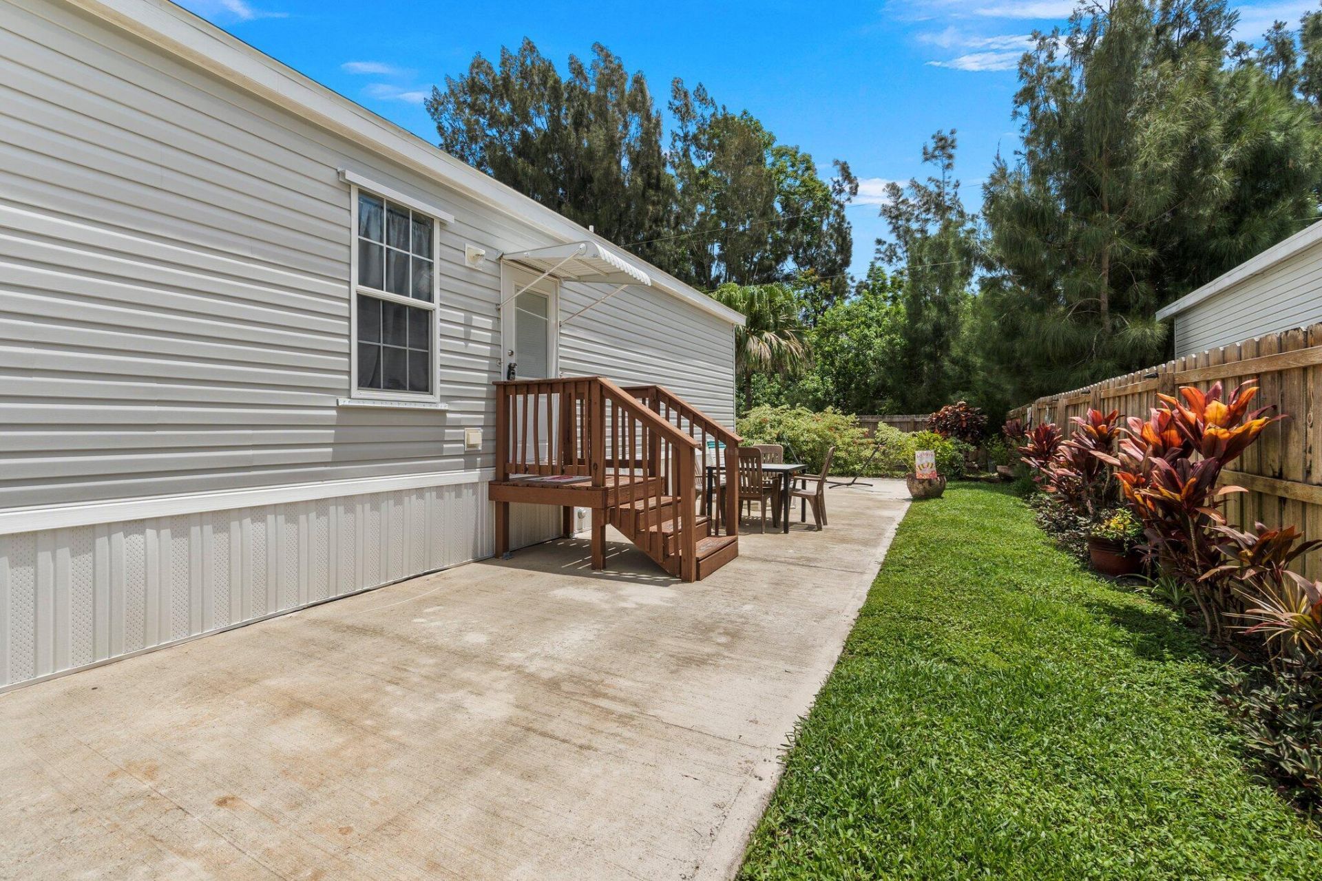 8011 SE Skylark Avenue, Hobe Sound, FL 33455 Photo